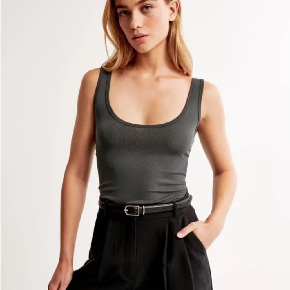 Abercrombie & Fitch Women's
Sandwash Rib Tuckable Scoopneck Tank